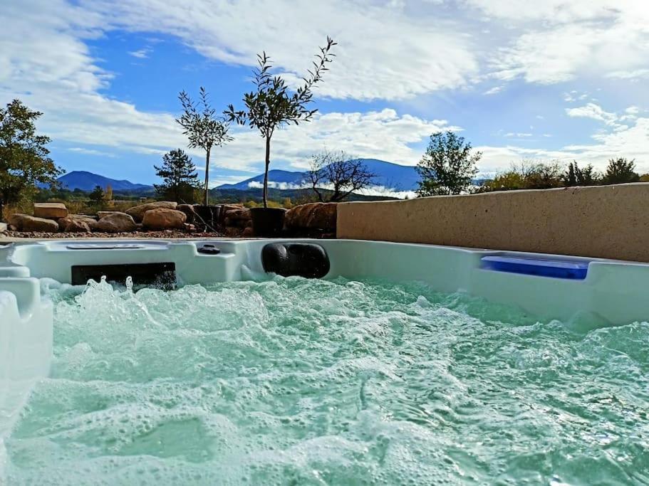 Gite De Charme Avec Jacuzzi Face Au Mont Ventoux Crestet Exteriör bild