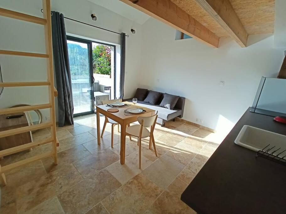Gite De Charme Avec Jacuzzi Face Au Mont Ventoux Crestet Exteriör bild